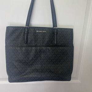 👛👛CLEARANCE SALE 👛👛 Michael Kors Bedford Black Tote Bag